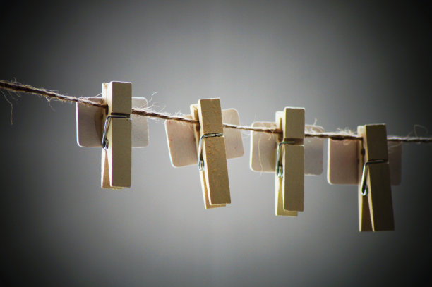 pegs