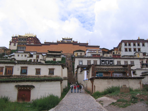 云南藏族建筑