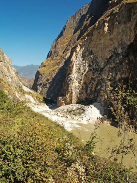 虎跳峡风光壁纸