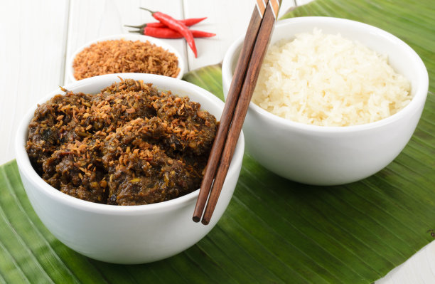 小米饭焖牛肉干