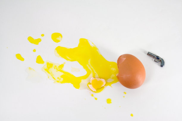 蛋黄和蛋清飞溅