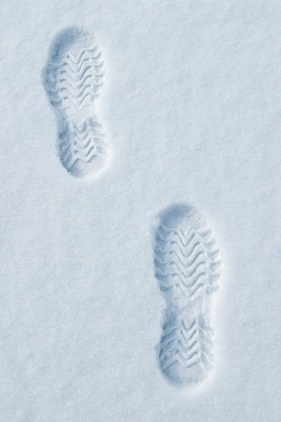 雪地脚印