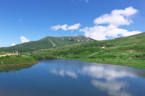 大雪山远眺