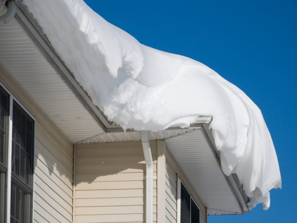 积雪的屋顶