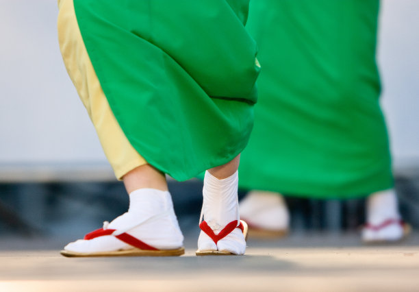 传统节日东方女性服饰