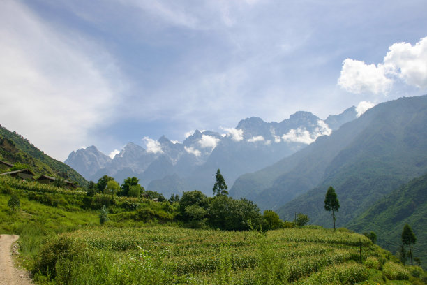 虎跳峡风光壁纸