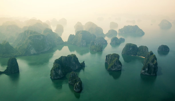 越南下龙湾景区溶洞