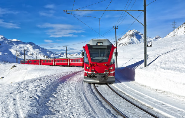 瑞士雪山小火车
