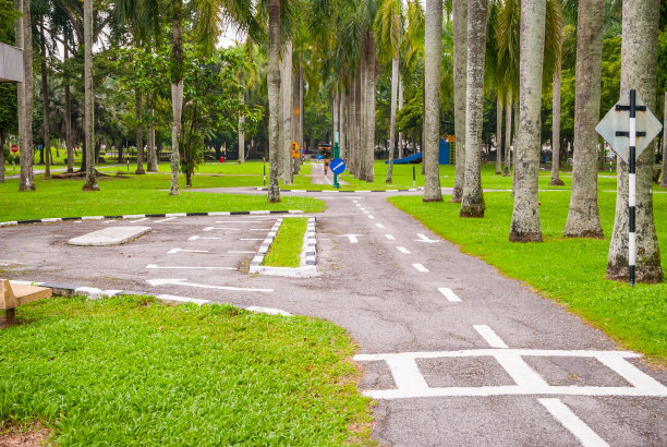 学校道路标识牌