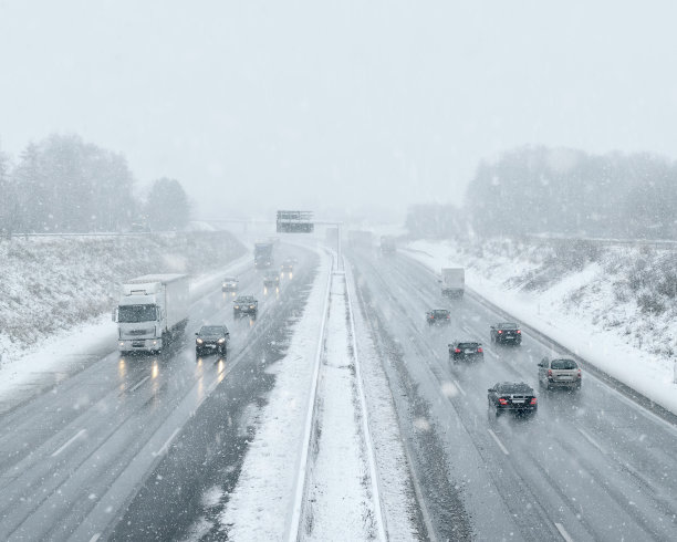 路面上的积雪