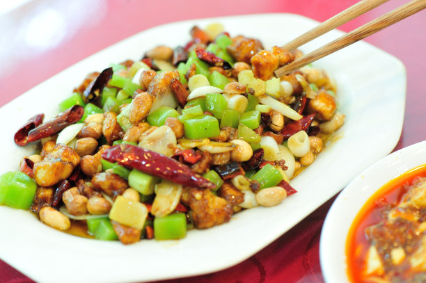中国传统美食川菜宫保鸡丁