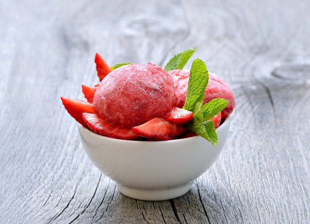 草莓冰棍