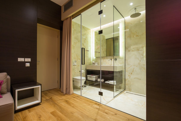 宾馆卧室,镜子,透明浴室设计