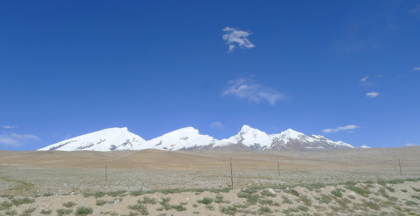 新疆戈壁