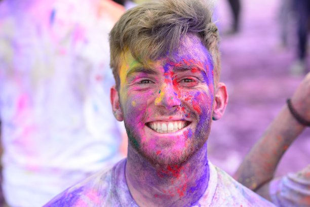 holi