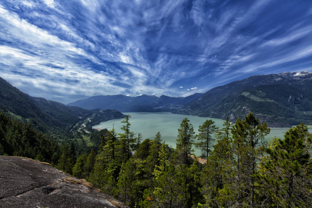 广阔山景