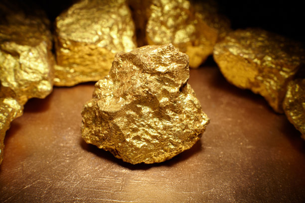 黄金矿业