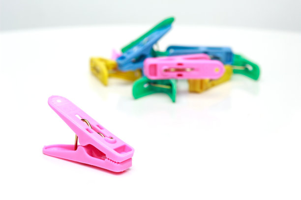 pegs