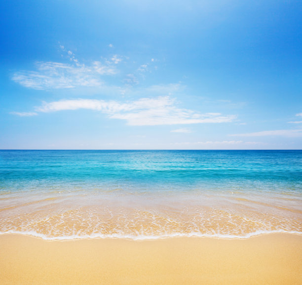 阳光海浪沙滩