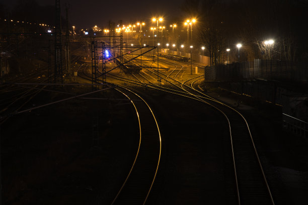 高铁站夜景