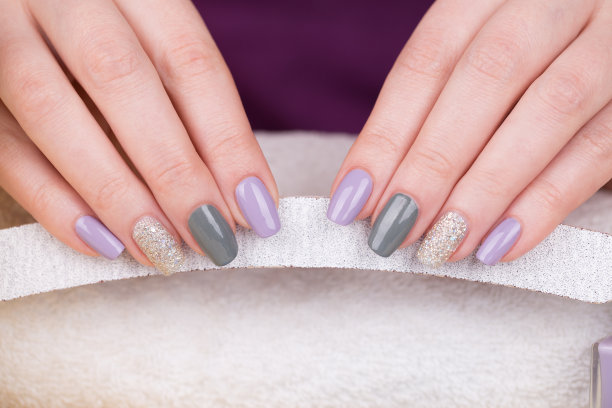 nails