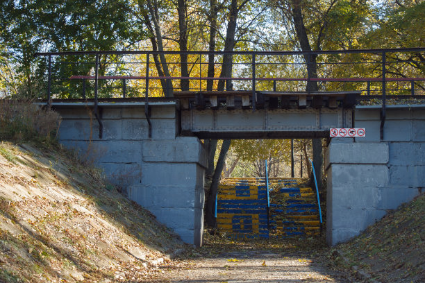 安全警示楼梯标语