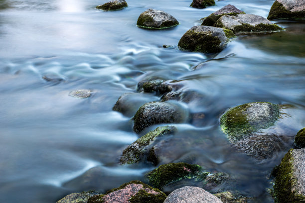 溪水溪流