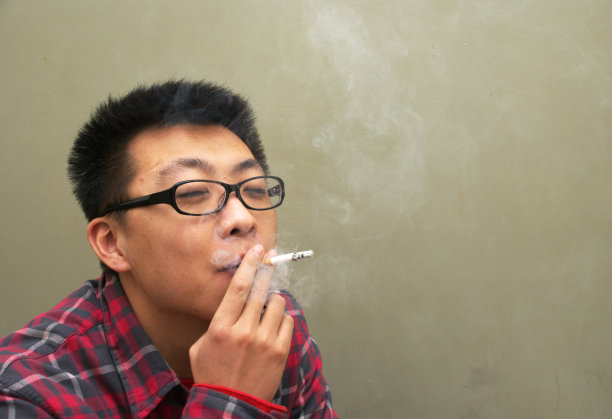 华人抽烟