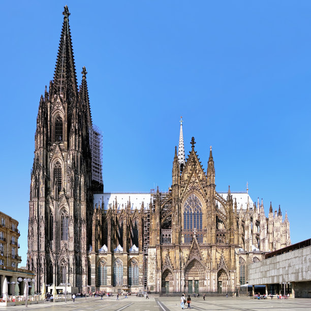 dom