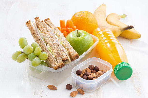 荤素搭配的美味盒饭