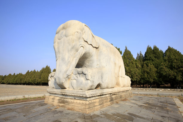 雕刻石狮子