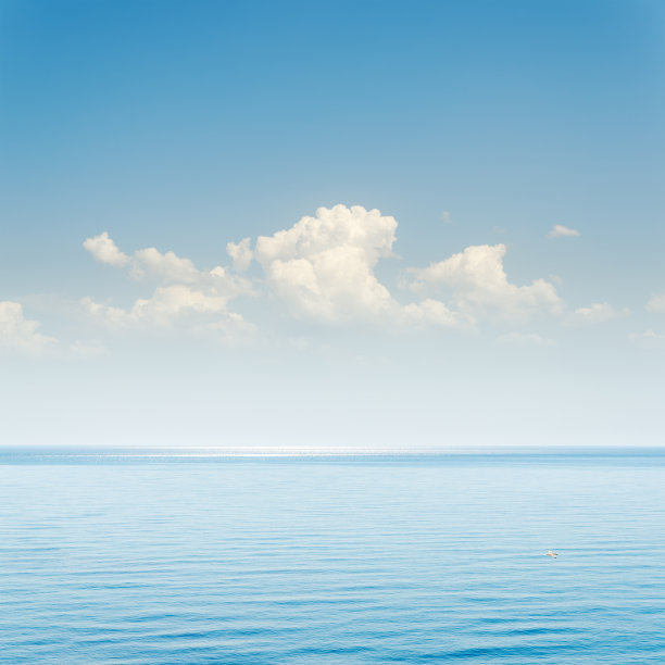 大海沙滩蓝天