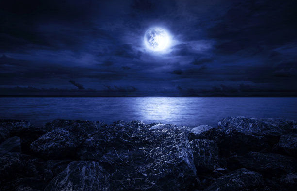 圆月月光夜空
