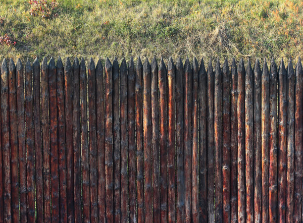 铁栅栏围墙