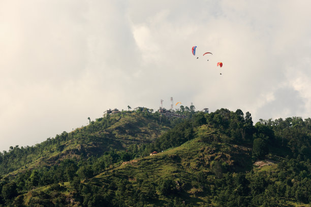 尼泊尔滑翔