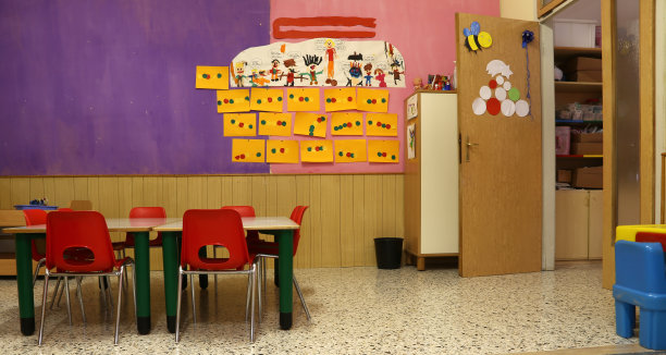 幼儿园休息室