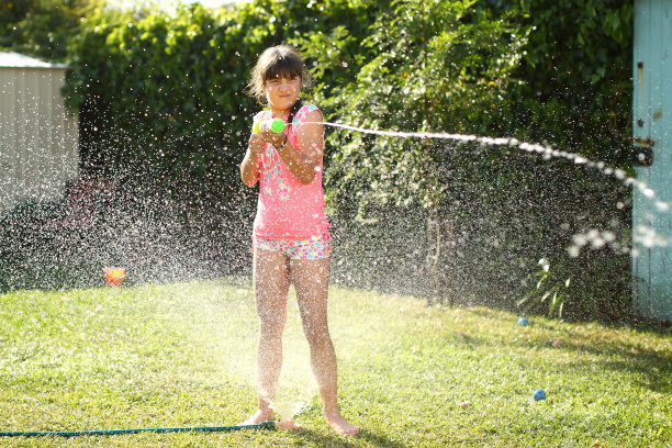 夏日戏水