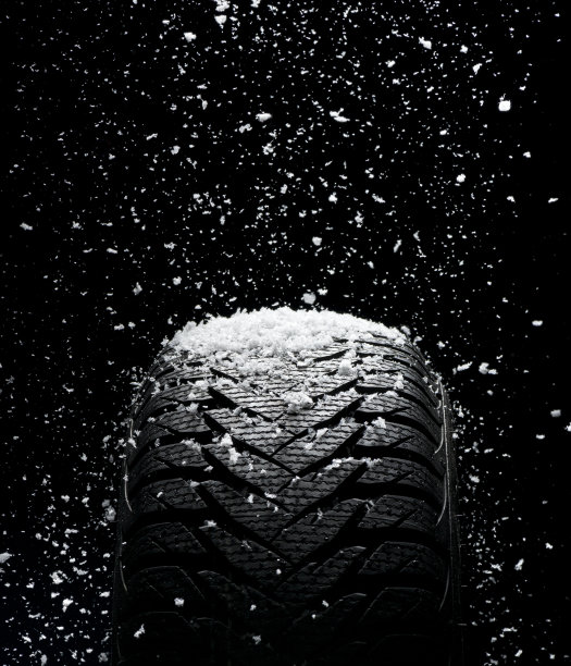 轮胎上的雪