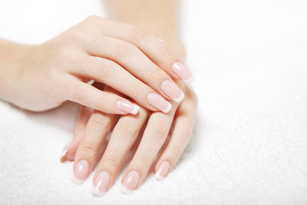 nails