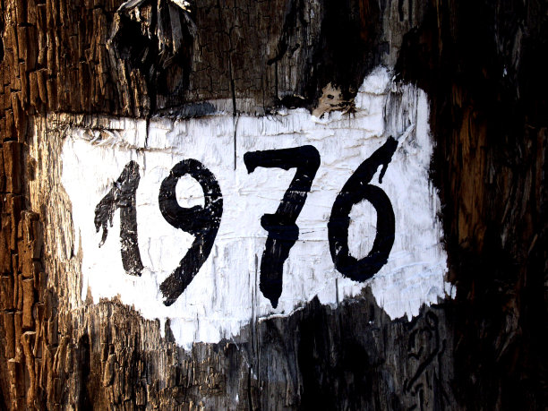 1976