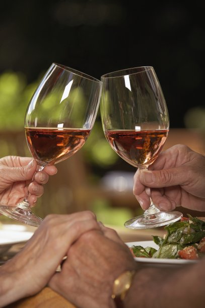 社区食堂老年餐桌