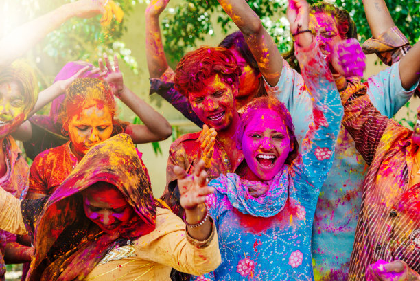holi