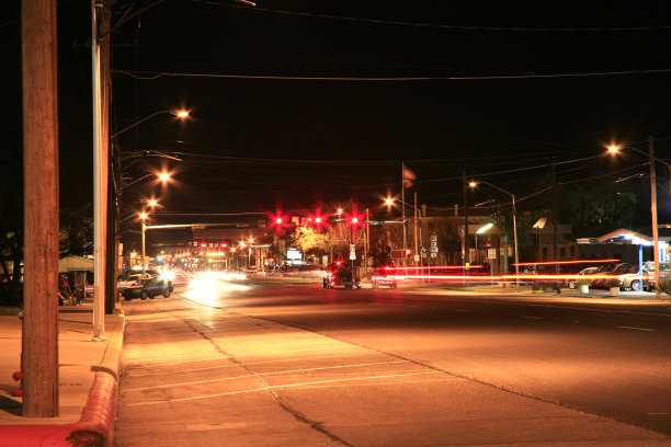 美国小镇街头夜景