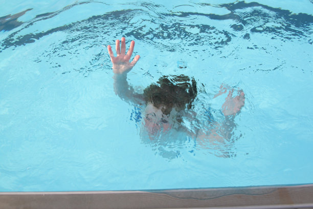 儿童溺水