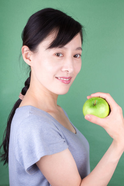 可爱的绿苹果女人