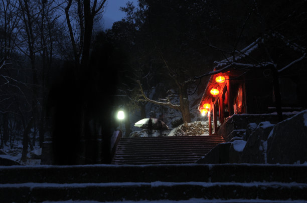 泰山夜景的风光