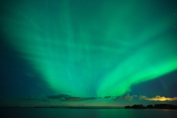 瑞典天空中的极光