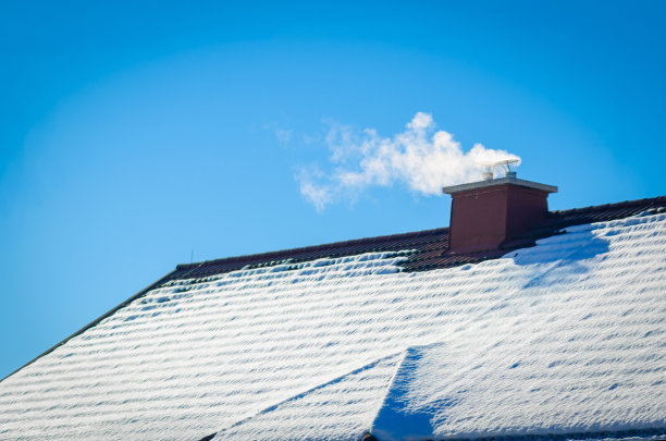 积雪的屋顶