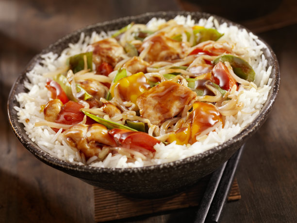 宫保鸡丁盖饭