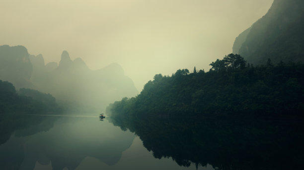 桂林河畔风景